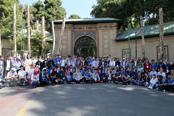 بازدید شرکت کنندگان المپیاد جهانی زیست شناسی از مجموعه سعدآباد