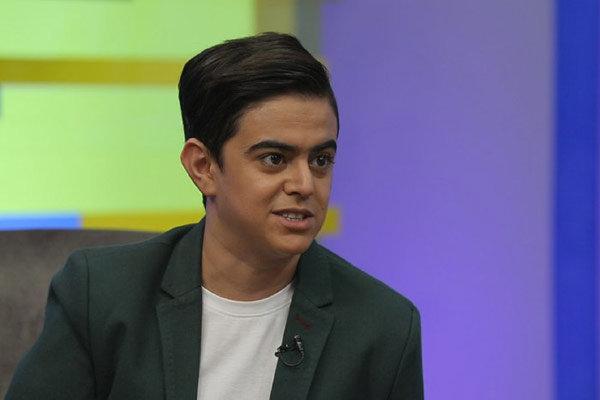 مجری جوان برنامه های عموپورنگ به ایرانیوم می آید