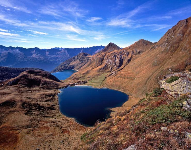 سه دریاچه رنگارنگ در سوئیس