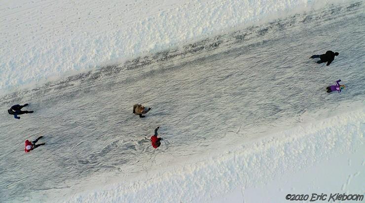 اسکیت روی یخ در Paterswoldsemeer، گرونینگن