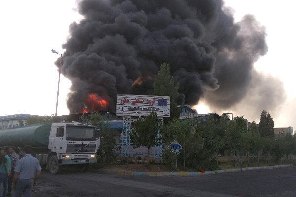 آنالیز علت اصلی حادثه حریق در واحد شیمیایی در لیای قزوین شروع شد