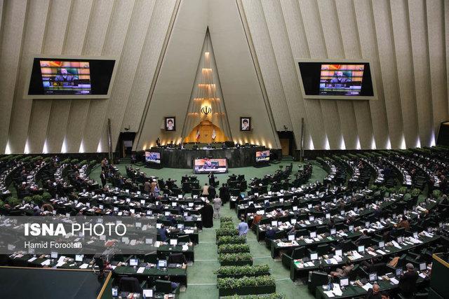 نماینده بوشهر از پاسخ های وزیر ارشاد قانع شد