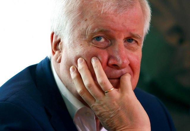 آلمان جدید استعفای وزیر کشور را خواهان شد