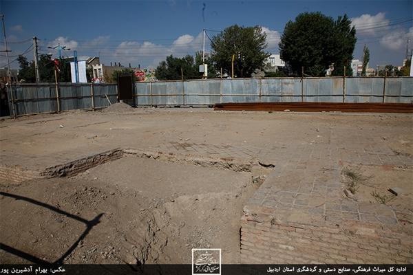 سردر عالی قاپوی اردبیل بر روی پی های تاریخی آن احیا می گردد