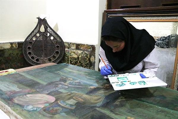 مرمت و حفاظت 3 تابلوی نقاشی در موزه پارس شیراز