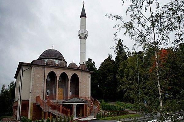 وضعیت مسلمانان و مراکز اسلامی در سوئد چگونه است؟