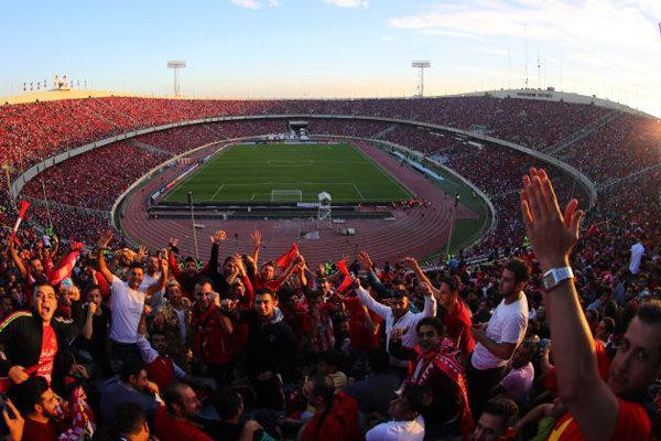 جو استادیوم آزادی الکتریکی است، فوتبال ایرانی خلاقانه است