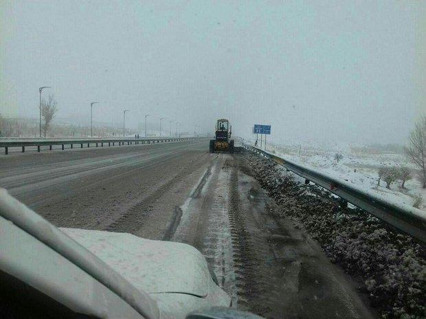 برخی جاده های آذربایجان شرقی لغزنده است