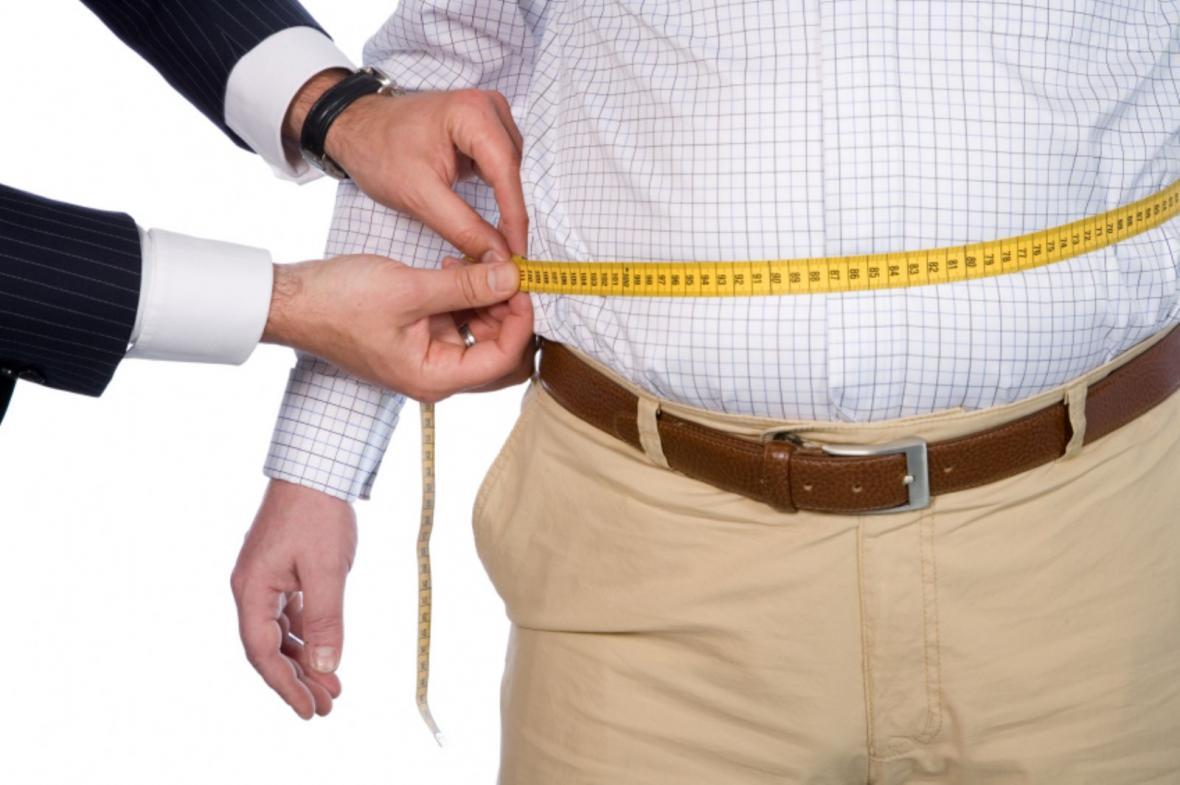 بدترین عاداتی که باعث افزایش چاقی شکمی می شوند