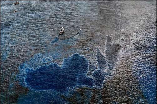 مهار آلودگی های نفتی در بندر شهید باهنر با تکیه بر توان داخلی