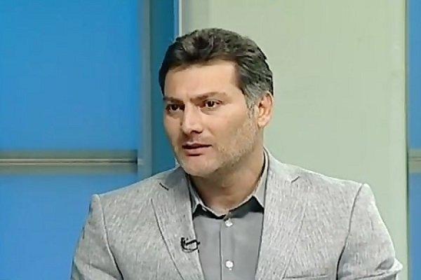 تهدیدم کردند و گفتند اگر پول ندهی فوتبالت را تمام می کنیم تهدیدم کردند و گفتند اگر پول ندهی فوتبالت را تمام می کنیم