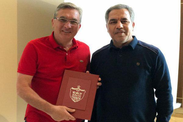 اهدای حواله پاداش نایب قهرمانی آسیا به پرسپولیسی ها