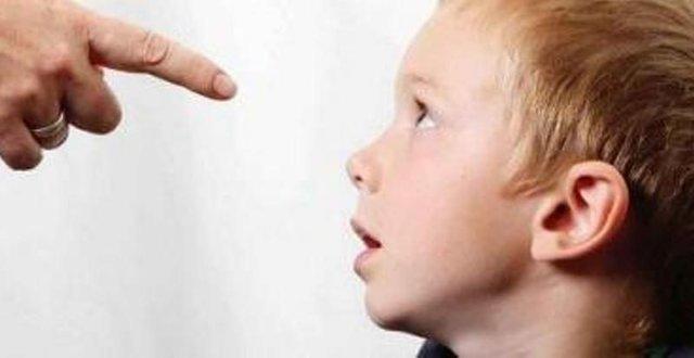 10 جمله ای که هرگز نباید به فرزند خود بگویید