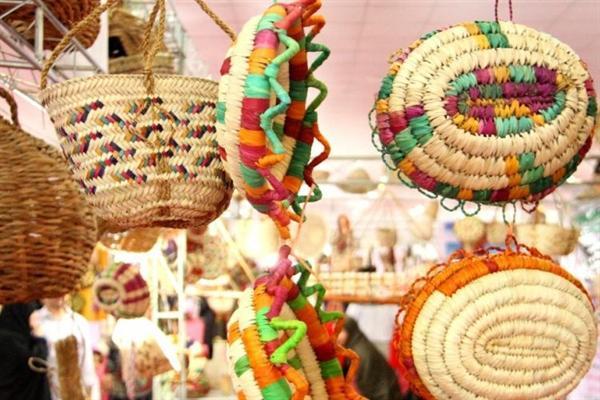 از معرفی سوغات تا نقش حنا در غرفه هرمزگان در نمایشگاه گردشگری از معرفی سوغات تا نقش حنا در غرفه هرمزگان در نمایشگاه گردشگری