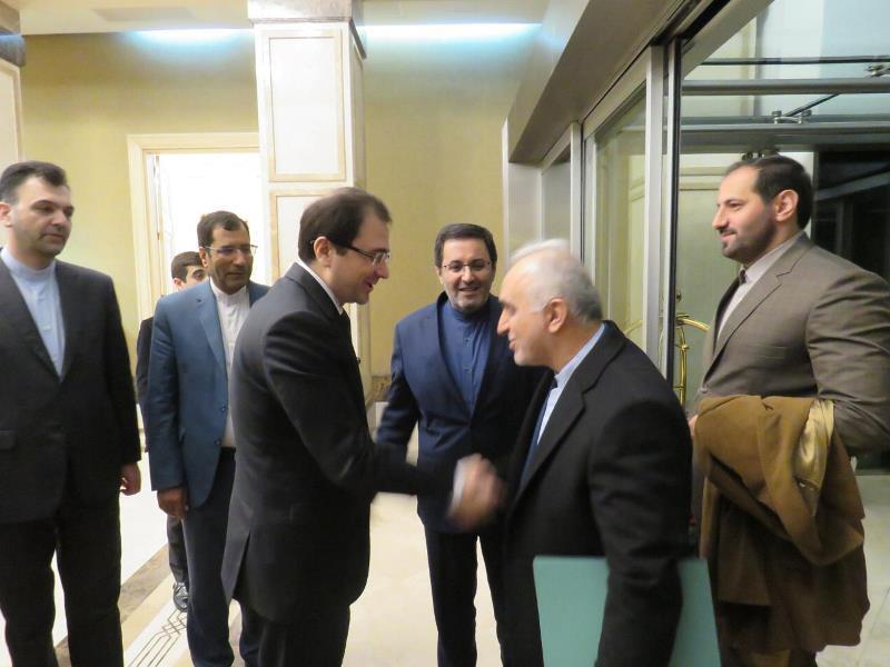 وزیر امور اقتصادی و دارایی ایران وارد باکو شد