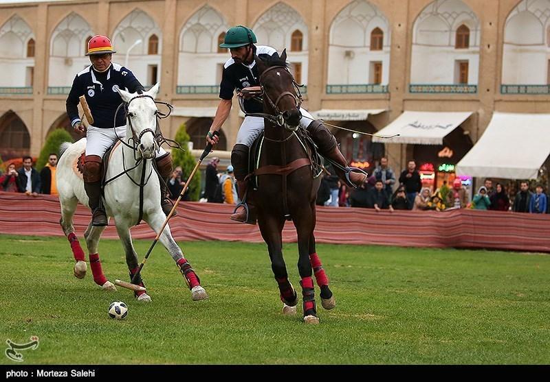 جام نوروزگاه چوگان در میدان نقش دنیا اصفهان برگزار می گردد