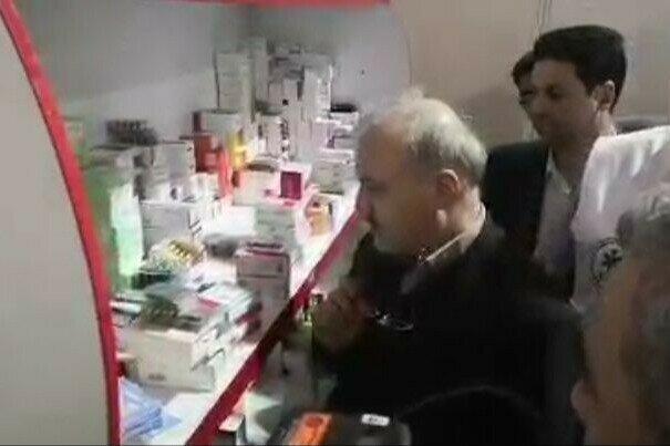 وزیر بهداشت از کمپ درمانی سیل زدگان گلستان بازدید کرد