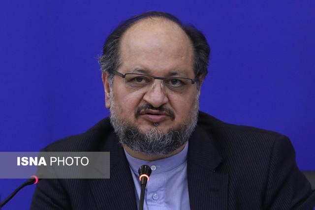 شریعتمداری: تعارف ندارم؛ تمامی اضافه دریافتی ها به بیت المال بازگردد