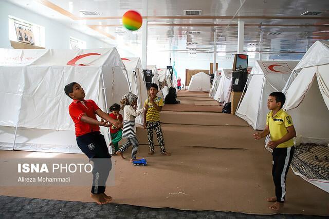 ارائه خدمات ورزشی و رفاهی به سیل زدگان ساکن در اماکن ورزشی و اردوگاه ها