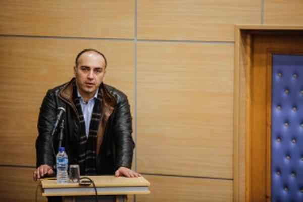 استخر آزادی هویت شنا است نمی توان هویت را گرفت استخر آزادی هویت شنا است نمی توان هویت را گرفت