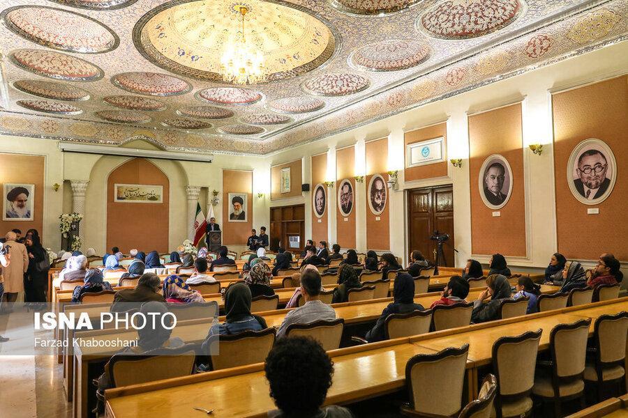 مراسم یادبود منیر فرمانفرمائیان