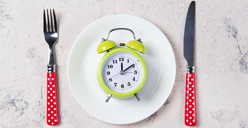 رژیم روزه داری متناوب؛ رژیمی که با آن کم اشتها، لاغر و سالم می شوید