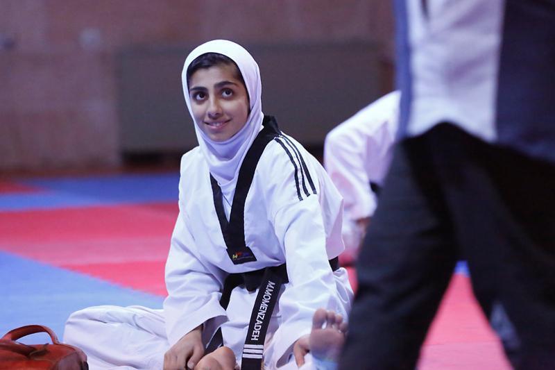 دختر 17 ساله تکواندو ایران بر سکوی نایب قهرمانی دنیا ایستاد