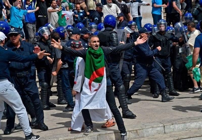 تظاهرات الجزایری ها برای سیزدهمین آدینه متوالی؛ احتمال تعویق انتخابات ریاست جمهوری