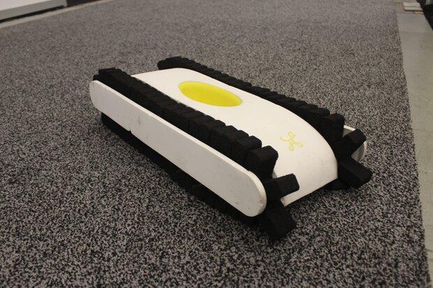 رباتی که از پله ها بالا می رود