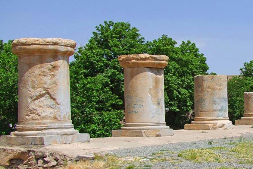 پاک سازی محوطه تاریخی معبد آناهیتا