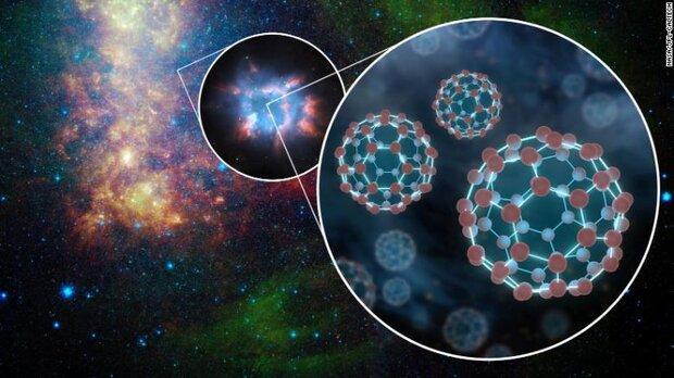 رصد توپ فوتبال در فضای بین ستاره ای