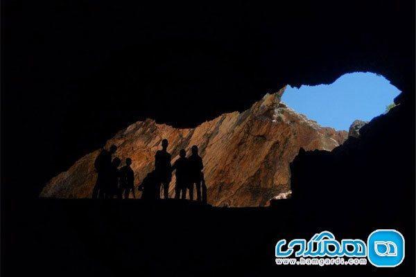 سفر به اعماق زمین در غار 30 هزار ساله بورنیک سفر به اعماق زمین در غار 30 هزار ساله بورنیک