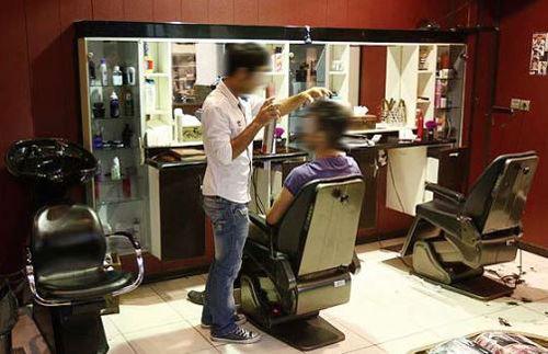 بزک دوزک های نامتعارف در آرایشگاه های مردانه پایتخت که باورتان نمی گردد!