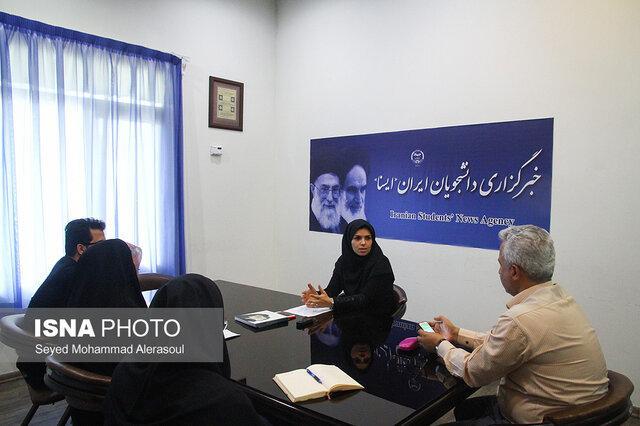 رفتار اجتماعی فرد عملاً از فضای شهری تأثیر می گیرد