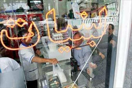 مصرف لبنیات در برخی خانوارها هفتگی یا ماهانه شده است مصرف لبنیات در بعضی خانوارها هفتگی یا ماهانه شده است