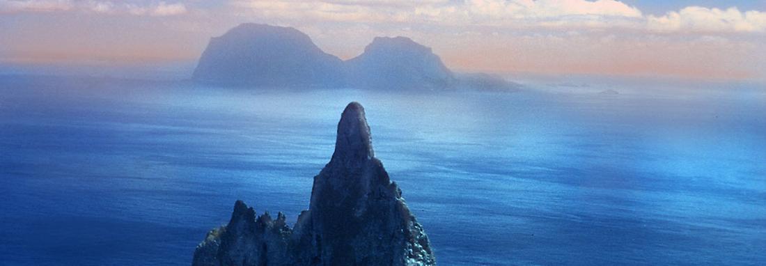 تصویر مرتفع ترین صخره دریایی دنیا ، هرمی طبیعی از رشته کوه لورد هاوو