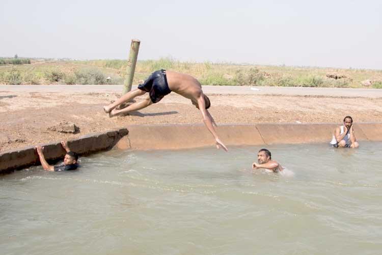 آب تنی در آغوش مرگ