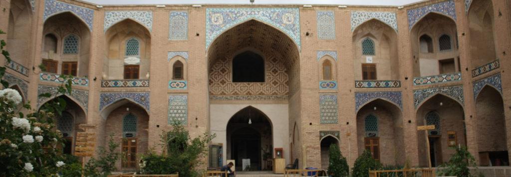 کاروانسرا و مدرسه گنجعلیخان؛ بازمانده معماری درخشان صفوی کاروانسرا و مدرسه گنجعلیخان؛ بازمانده معماری درخشان صفوی در کرمان