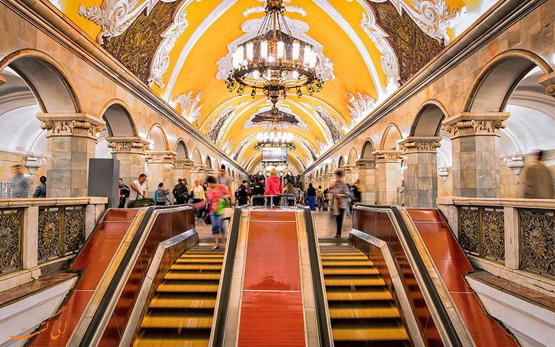 نمایی از معماری باشکوه و مسحورکننده ایستگاه های مترو مسکو