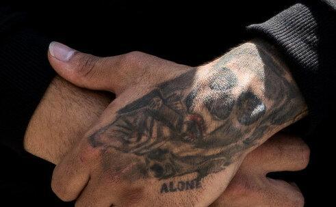 توضیحات ناجا درباره تاثیر خالکوبی در دریافت گواهینامه رانندگی