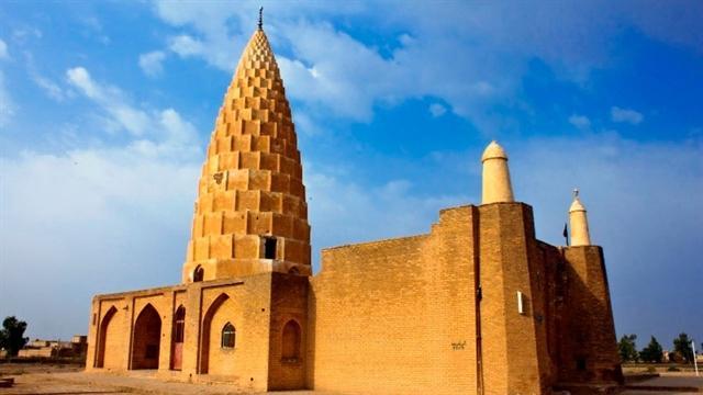 عکس های منتشرشده از تخریب آرامگاه یعقوب لیث مربوط به بنای الحاقی است