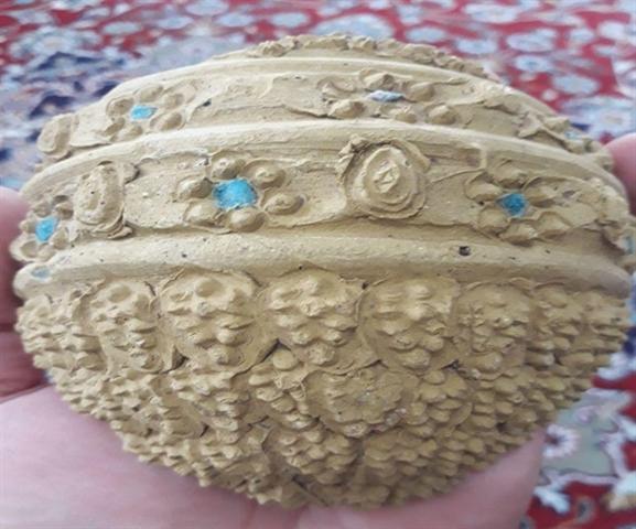 کشف سفال ایلخانی با تزئینات سنگ فیروزه در آذربایجان شرقی