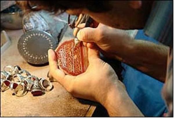 برگزاری کارگاه تراش سنگ های قمیتی در شهرستان کوثر