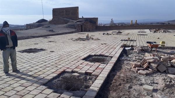 مرمت کاروانسرای بزرگ سنگ بست فریمان مرمت کاروانسرای بزرگ سنگ بست فریمان