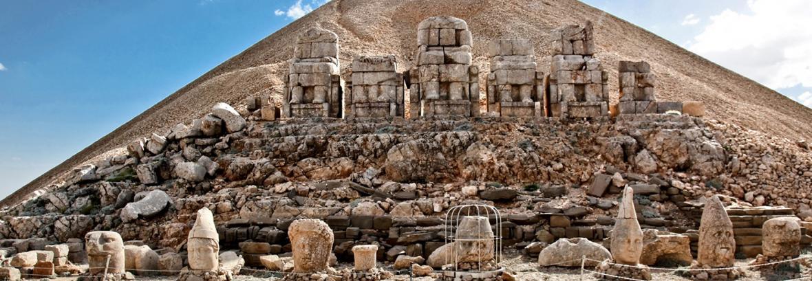 کوهستان باستانی نمرود در ترکیه و نحوه سفر به آن│ تصاویر مجسمه های غول پیکر تاریخی