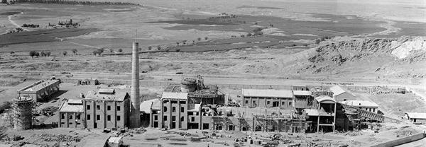 ثبت ملی کارخانه سیمان و کاروانسرای شاه عباسی ری و سردر آگاهی تهران