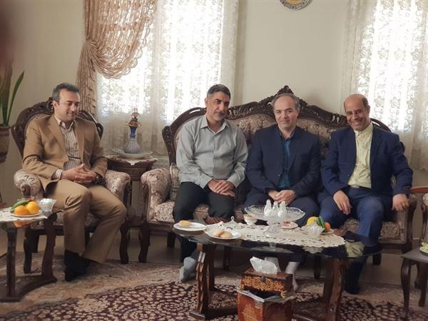 دیدار مشاور رئیس سازمان میراث فرهنگی در امور ایثارگران با یکی از جانباز دفاع مقدس