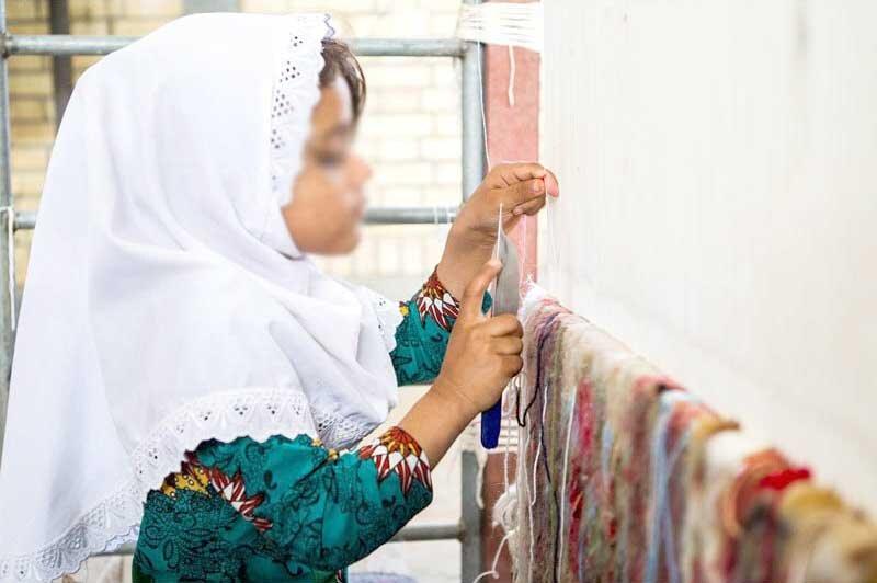 بچه ها کار آذربایجان غربی با فروش آدامس