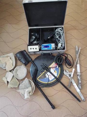 کشف و ضبط 12 قطعه ظروف سفالی دوره ساسانی در کازرون