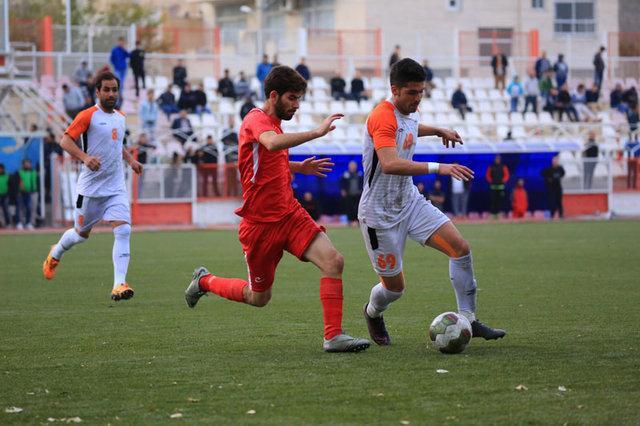 بادران از تزلزل خوشه طلایی و آلومینیوم استفاده کرد